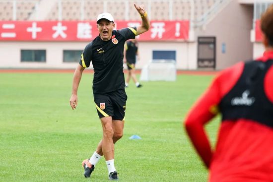 黄色电影免费播放